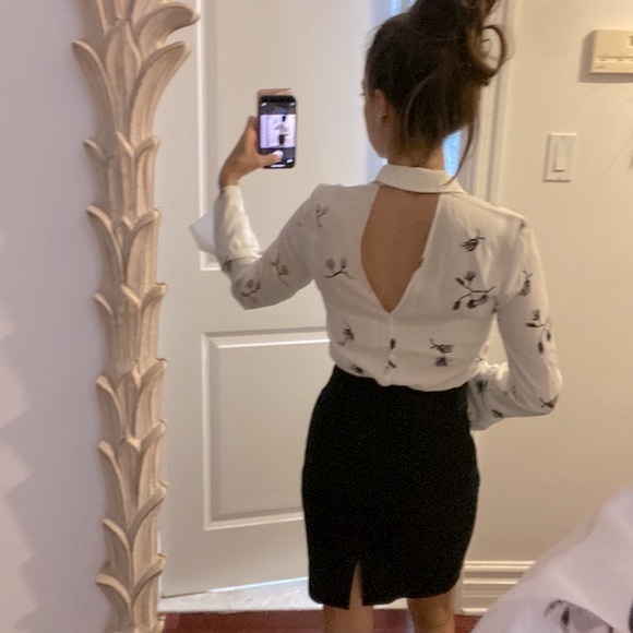 Dynamite Flower Print Blouse - Picture 2 of 3